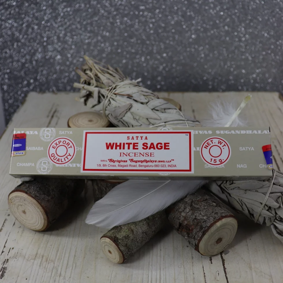 Encens "White Sage" purificateur. Senteur fraîche et herbacée. Idéal pour la purification des espaces et pour chasser les mauvaises énergies.
